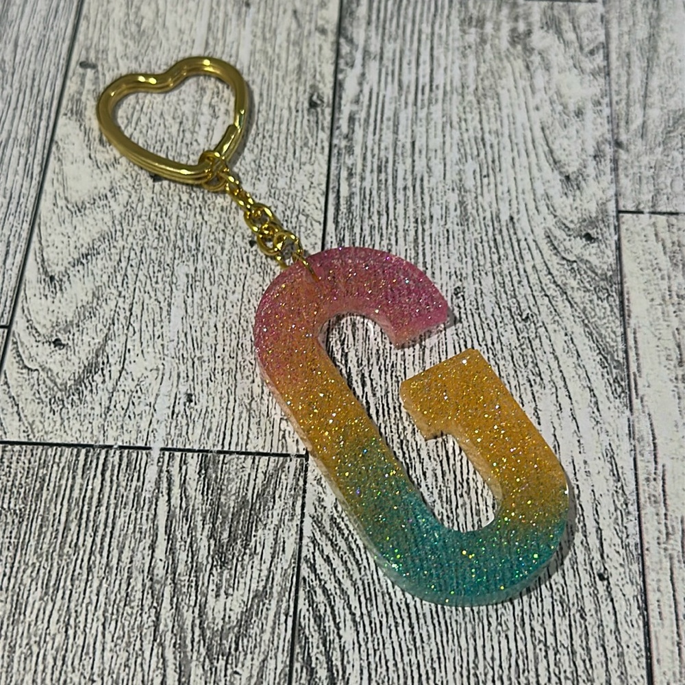 Resin sparkling monogram G key chain handmade